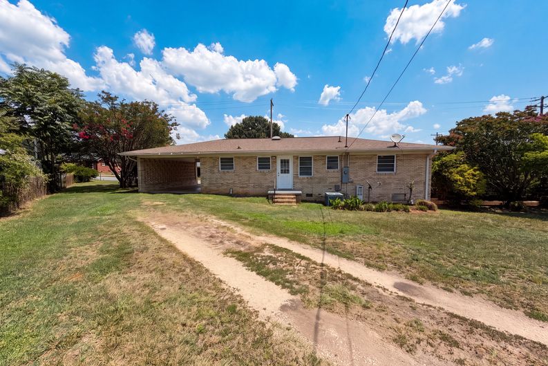 Photo 5 of 21 of 608 E Ryder Ave, Landis, NC