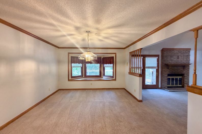 Photo 12 of 48 of 165 Juniper Ave, Westerville, OH