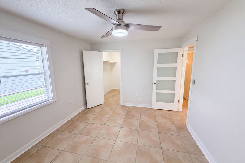 Photo 13 of 20 of 411 Dorchester Sq, Lake Mary, FL