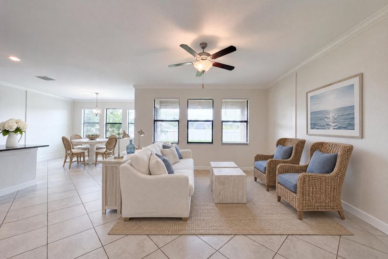 Photo 7 of 36 of 9709 Ivory Dr, Sun City Center, FL
