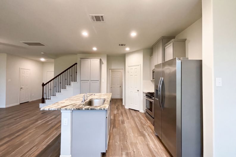 Photo 7 of 21 of 404 Camino Bay Dr, Katy, TX