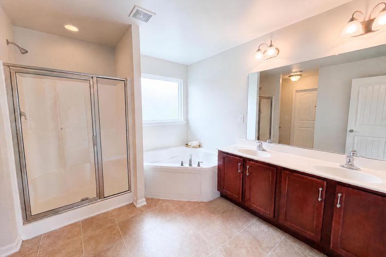 Photo 11 of 17 of 612 Turmeric Ln, Durham, NC