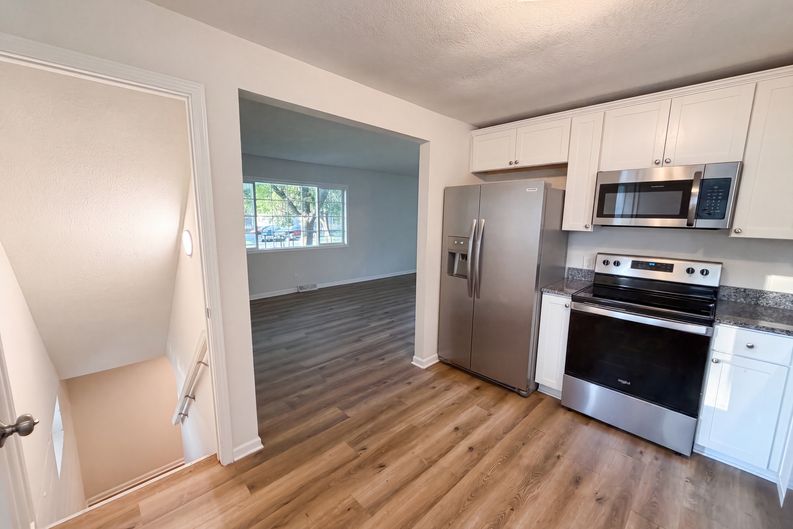 Photo 8 of 25 of 2084 Hillview Rd, Mounds View, MN