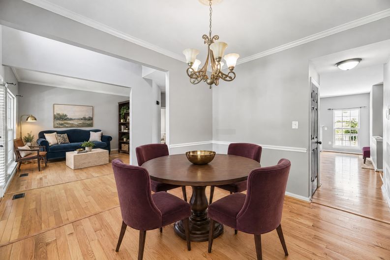Photo 11 of 48 of 6046 Persinger House Ct, Manassas, VA
