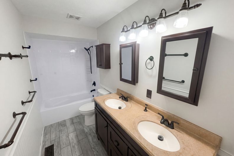 Photo 23 of 28 of 12825 Clifford Cir, Carmel, IN
