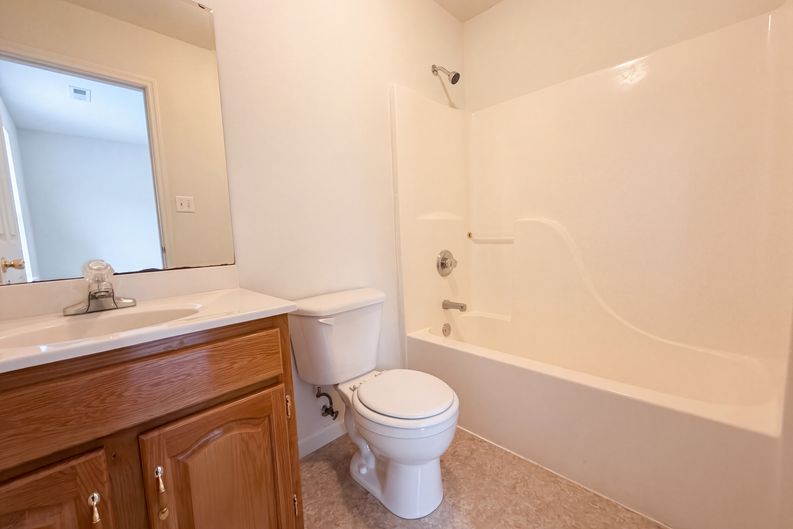 Photo 12 of 24 of 10107 Manassas Dr, Festus, MO