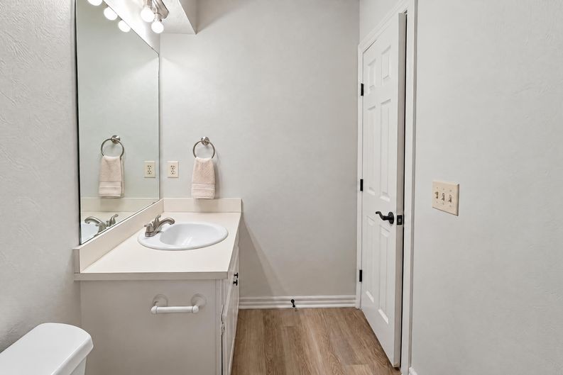 Photo 21 of 33 of 2120 Lazy Brook Trl, Edmond, OK