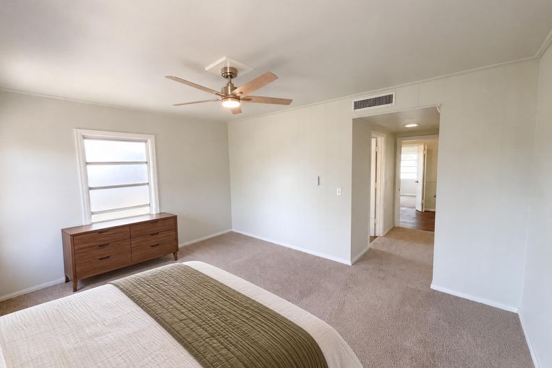 Photo 16 of 26 of 1205 G St, Floresville, TX
