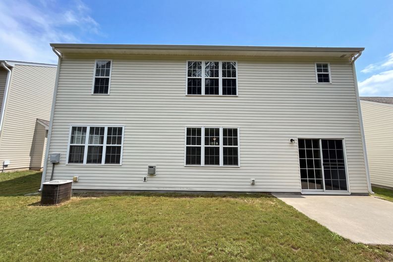Photo 15 of 17 of 17240 Westmill Ln, Charlotte, NC