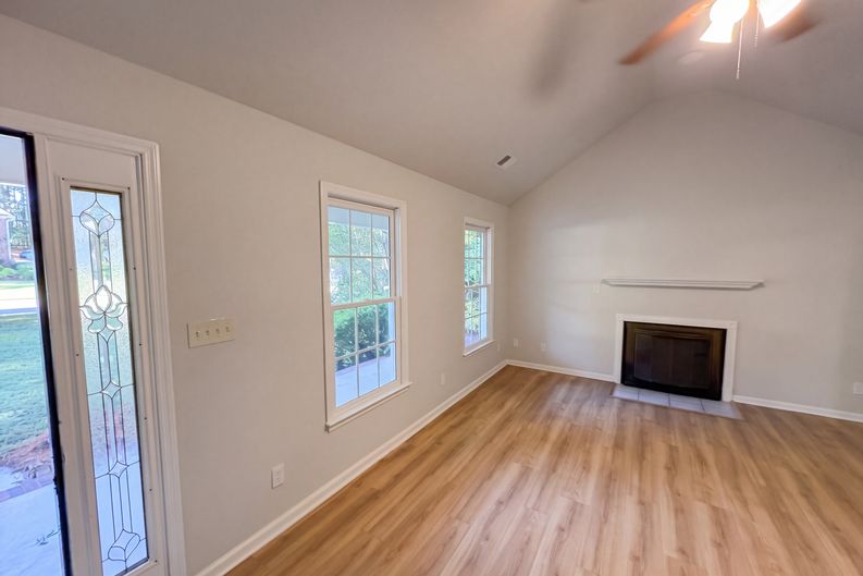 Photo 11 of 47 of 1100 Timber Ridge Rd, Watkinsville, GA