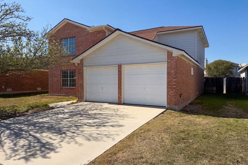 Photo 6 of 19 of 9822 Autumn Holw, Converse, TX