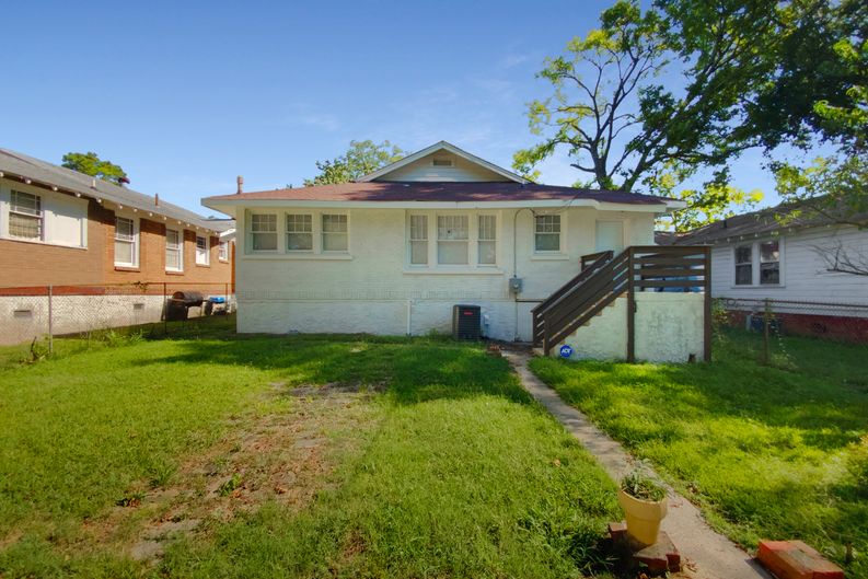 Photo 8 of 21 of 1033 Graymont Ave W, Birmingham, AL