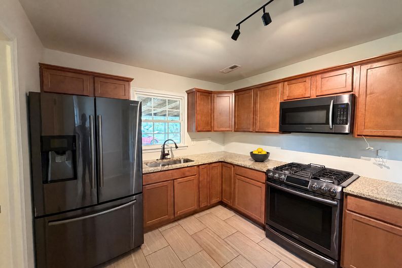Photo 7 of 21 of 728 Milan Rd E, Charlotte, NC