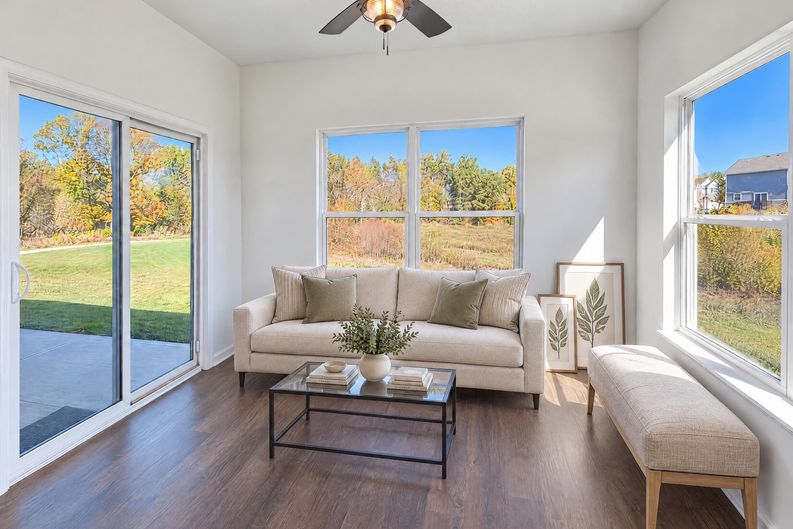 Photo 9 of 35 of 9831 Mystic Sun Ct, Fishers, IN