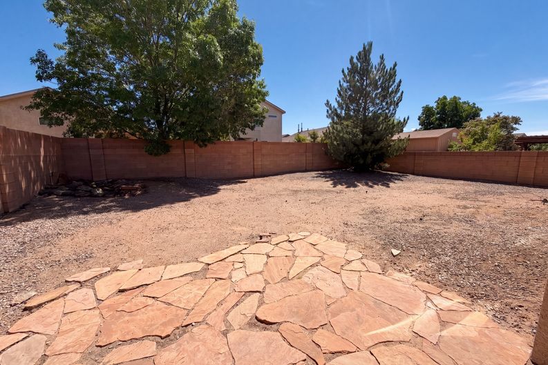 Photo 17 of 18 of 345 Peaceful Meadows Dr NE, Rio Rancho, NM