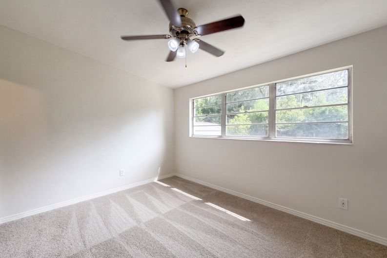 Photo 16 of 22 of 409 Berwick Ave, Temple Terrace, FL