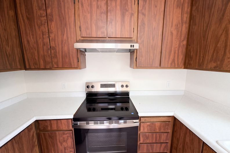 Photo 7 of 22 of 6300 Seyferth Way, Sacramento, CA