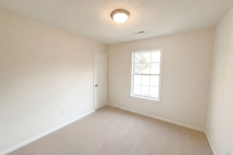 Photo 10 of 17 of 104 Nottingham Ct, Summerville, SC