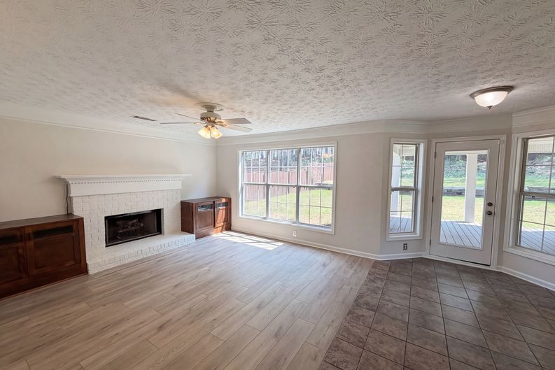 Photo 12 of 25 of 3099 Brooksong Way, Dacula, GA