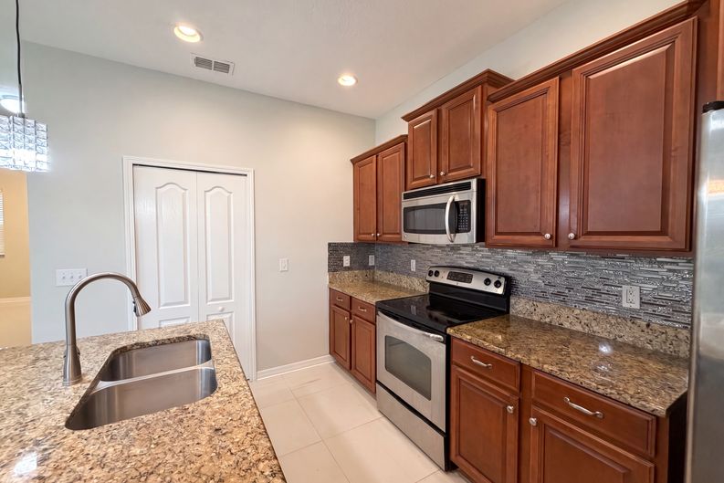 Photo 19 of 26 of 1308 Seburn Rd, Apopka, FL