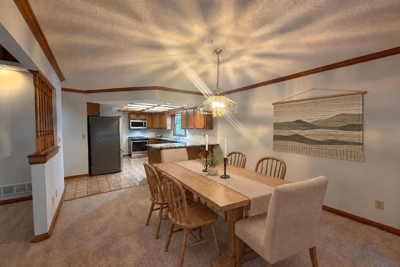 Photo 11 of 51 of 165 Juniper Ave, Westerville, OH