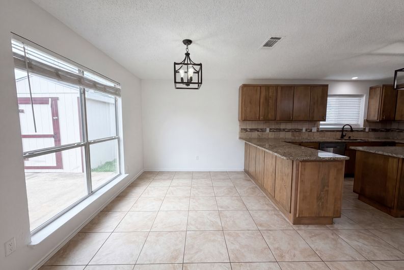 Photo 7 of 19 of 1301 Judy Ln, Copperas Cove, TX