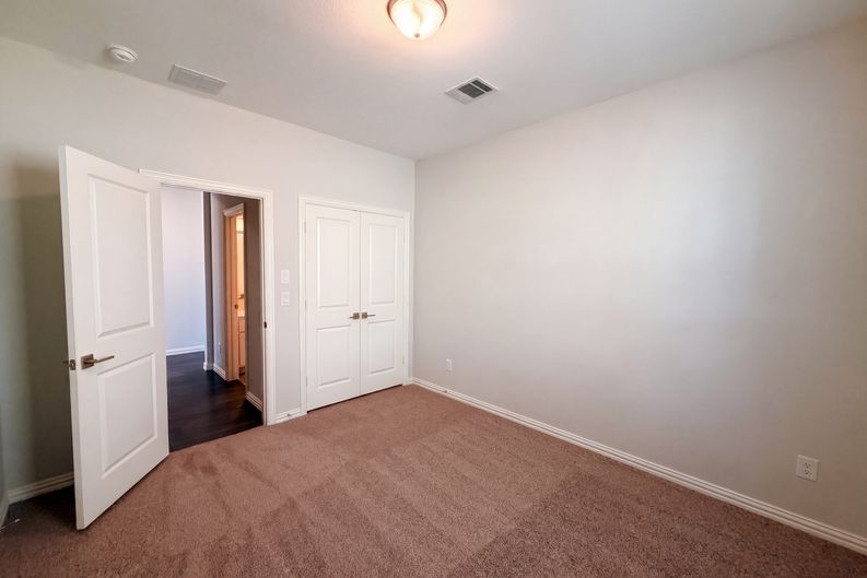 Photo 13 of 22 of 1448 Martingale Ln, Forney, TX