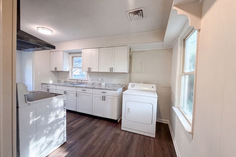 Photo 15 of 23 of 2785 Linview Ave, Columbus, OH