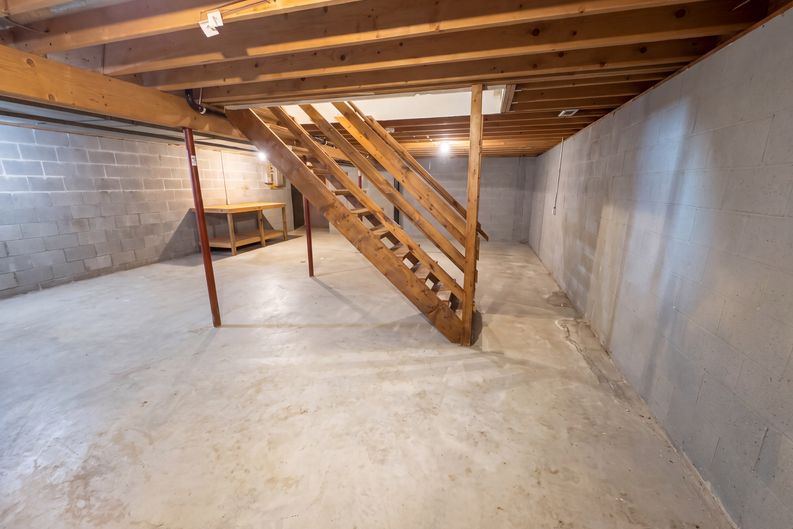 Photo 20 of 28 of 1100 Prescot Ave NW, Massillon, OH
