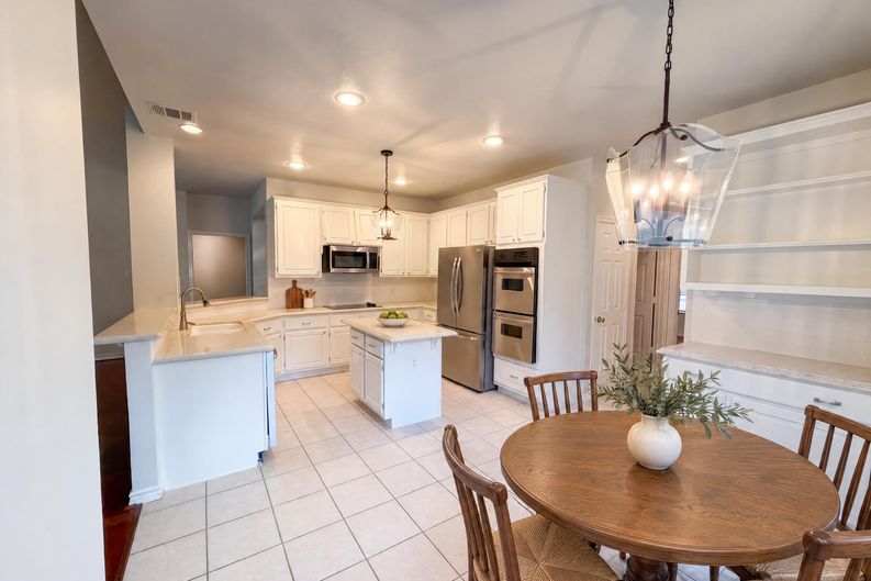 Photo 10 of 19 of 1906 Garden Terrace Dr, Katy, TX