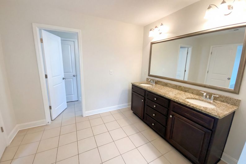 Photo 16 of 32 of 243 Meadow Saffron Dr, Lexington, SC