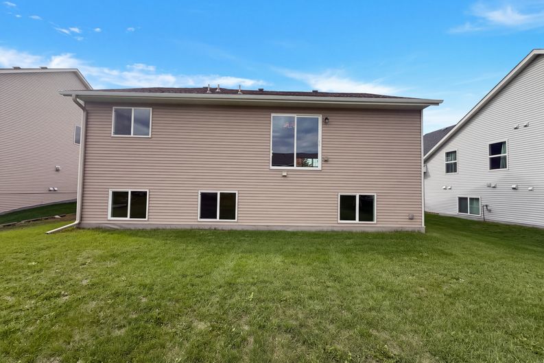 Photo 5 of 42 of 14971 Rabbit St NW, Ramsey, MN