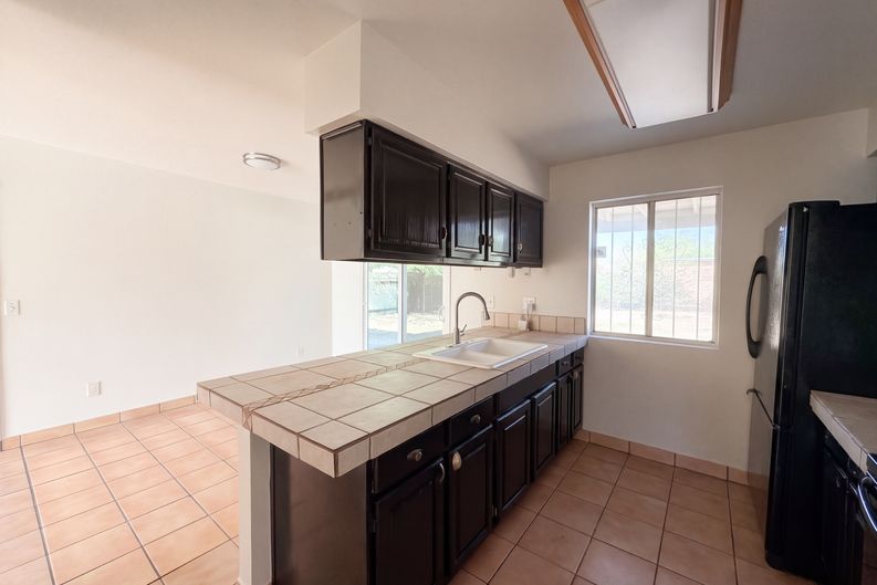 Photo 7 of 26 of 5349 S Greenway Dr, Tucson, AZ