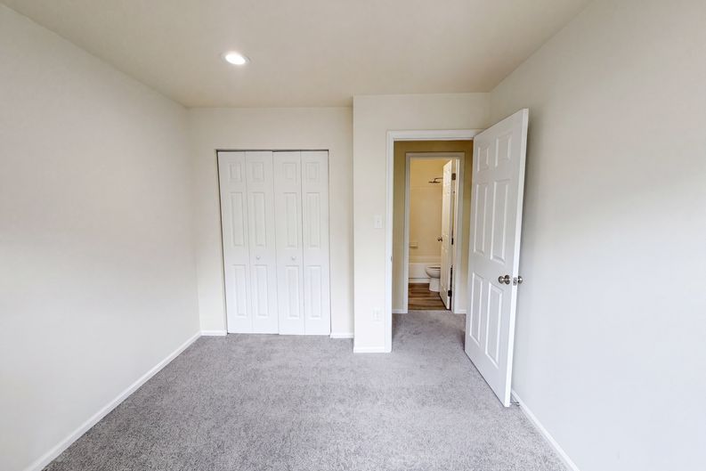 Photo 26 of 48 of 8641 Centerton Ln, Manassas, VA