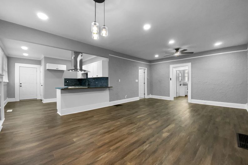 Photo 16 of 21 of 1033 Graymont Ave W, Birmingham, AL