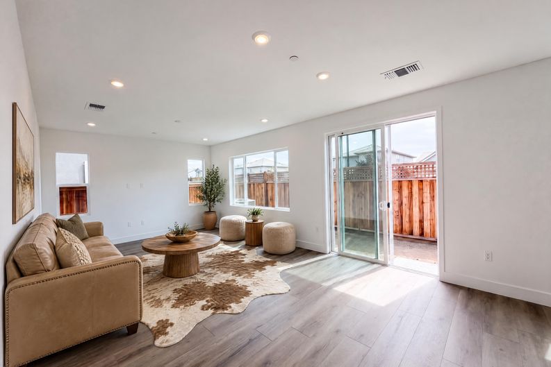 Photo 3 of 21 of 16207 Sculptor Ave, Lathrop, CA
