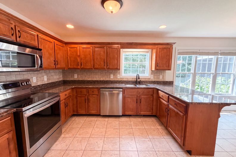 Photo 20 of 27 of 1733 Apache Way, Clarksville, TN
