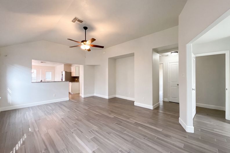 Photo 10 of 16 of 21714 Falcongate Ct, Humble, TX