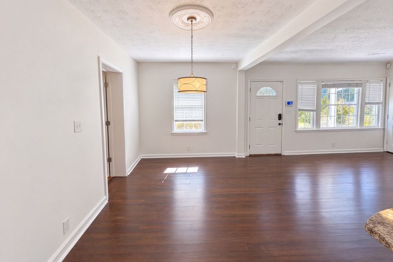 Photo 7 of 23 of 1876 Camellia Dr, Decatur, GA