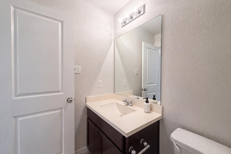 Photo 17 of 21 of 5909 Urbano Bnd, Round Rock, TX