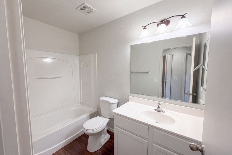 Photo 11 of 68 of 5416 W Albeniz Pl, Phoenix, AZ