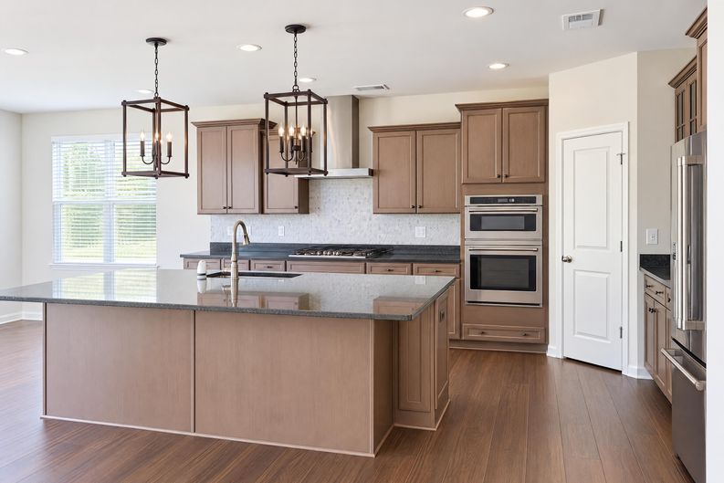 Photo 9 of 39 of 13409 Maymount Dr, Culpeper, VA