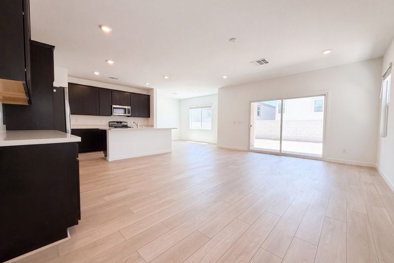 Photo 3 of 19 of 8373 W Rochelle Ave, Las Vegas, NV