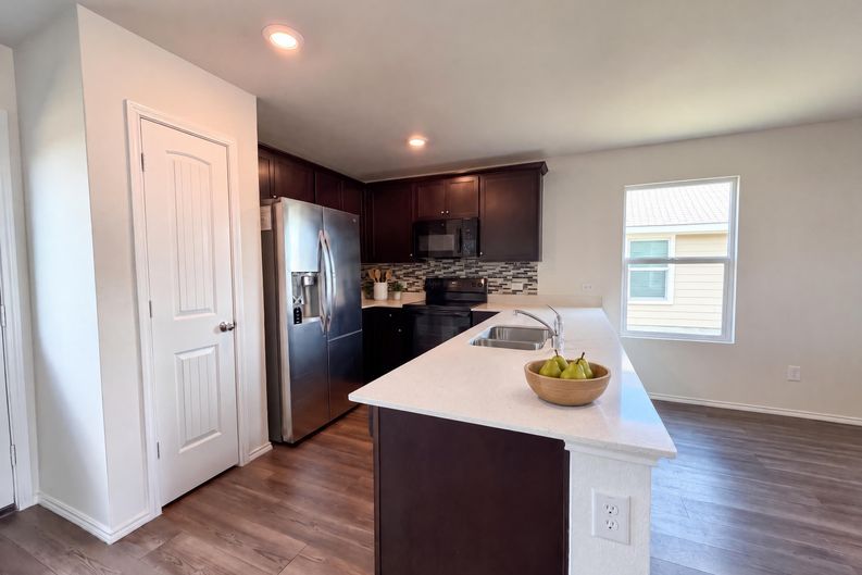 Photo 6 of 13 of 5308 Finbrooke Dr, Princeton, TX