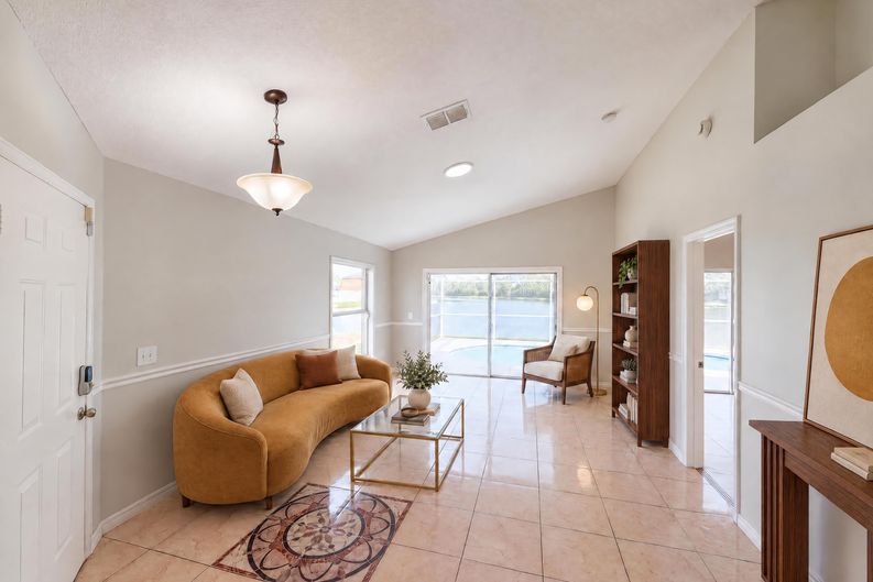 Photo 12 of 38 of 225 Southbridge Cir, Kissimmee, FL