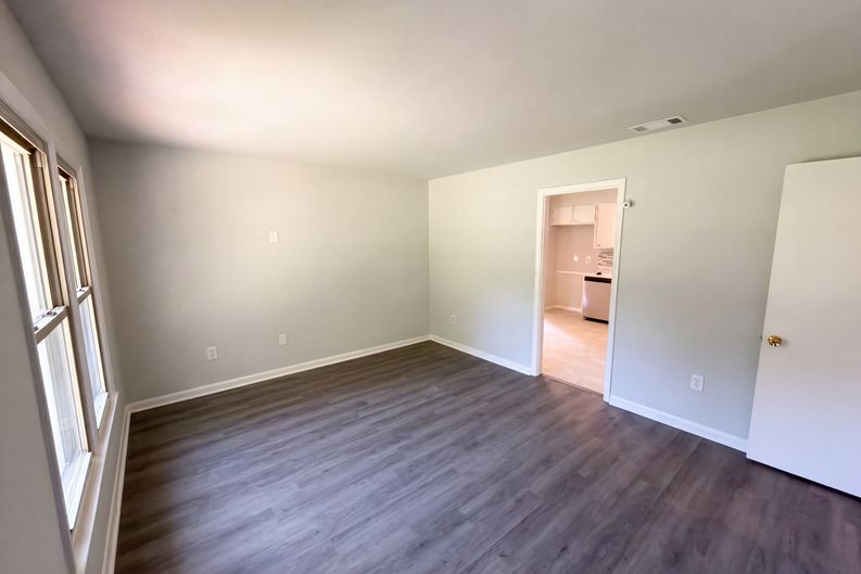 Photo 14 of 24 of 6531 Rosecran Dr, Charlotte, NC