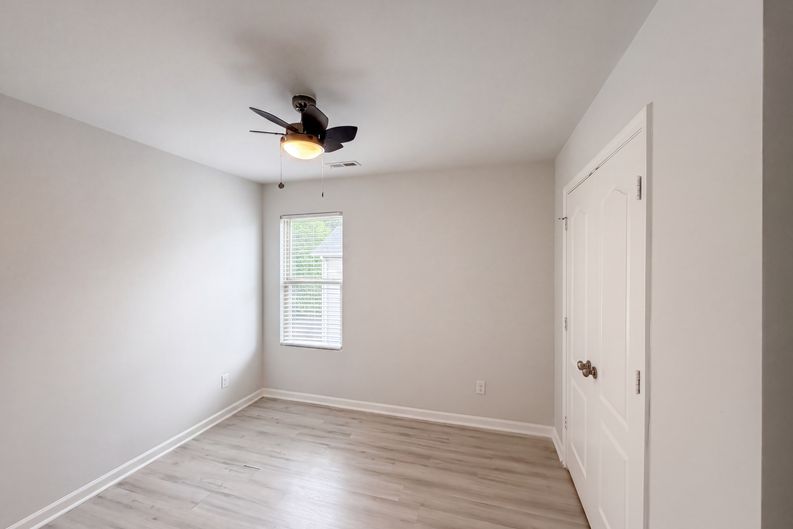Photo 12 of 21 of 7329 Hidden Creek Dr, Charlotte, NC
