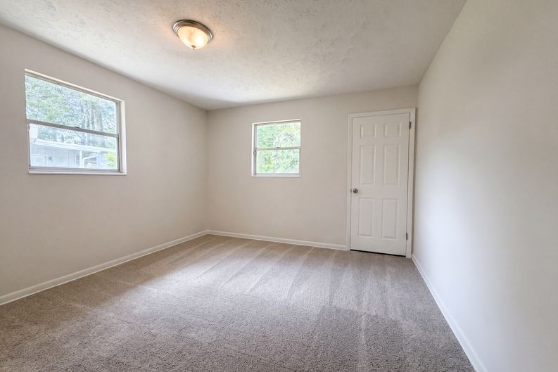 Photo 10 of 19 of 7361 Proxima Rd, Jacksonville, FL