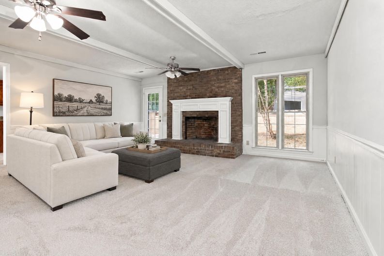 Photo 3 of 18 of 5991 Acton Rd, Dalzell, SC