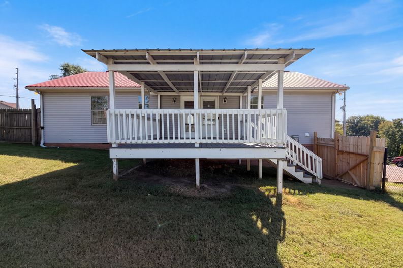 Photo 5 of 26 of 1037 Shadowbrook Dr, Greenbrier, TN